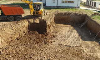 Рытье котлованов под фундамент в Элисте – цена от 2607 руб. за м3 | 2Землекопа-Элс