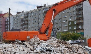 Вывоз строительного мусора с участка в Элисте недорого от 1564 руб. | 2Землекопа-Элс